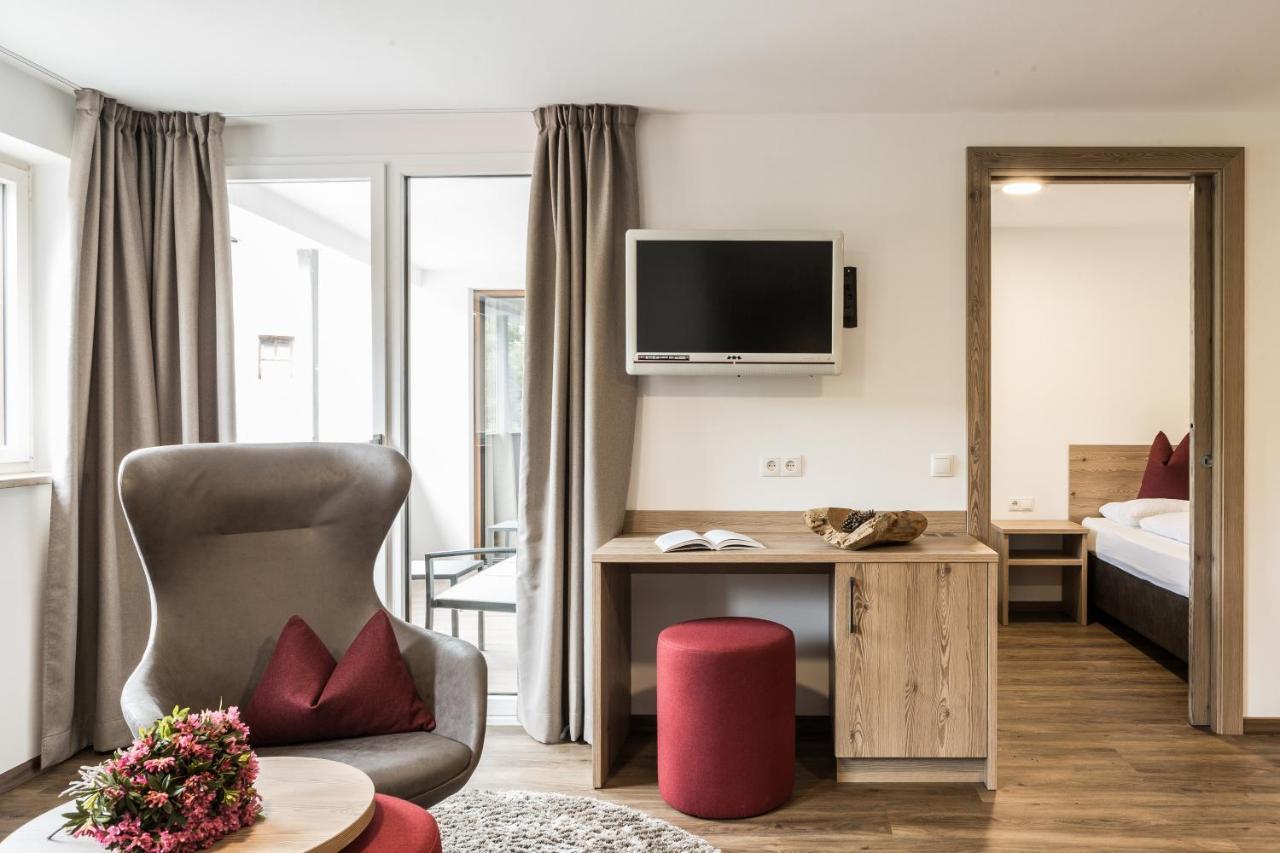Hotel Zum Loewen - Al Leone Мелтина Екстериор снимка