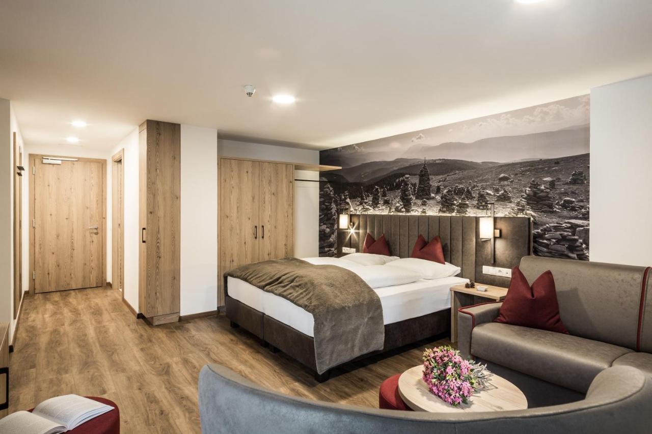 Hotel Zum Loewen - Al Leone Мелтина Екстериор снимка