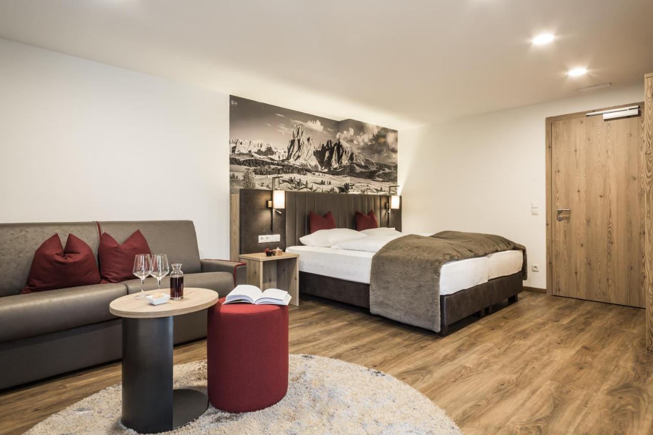 Hotel Zum Loewen - Al Leone Мелтина Екстериор снимка