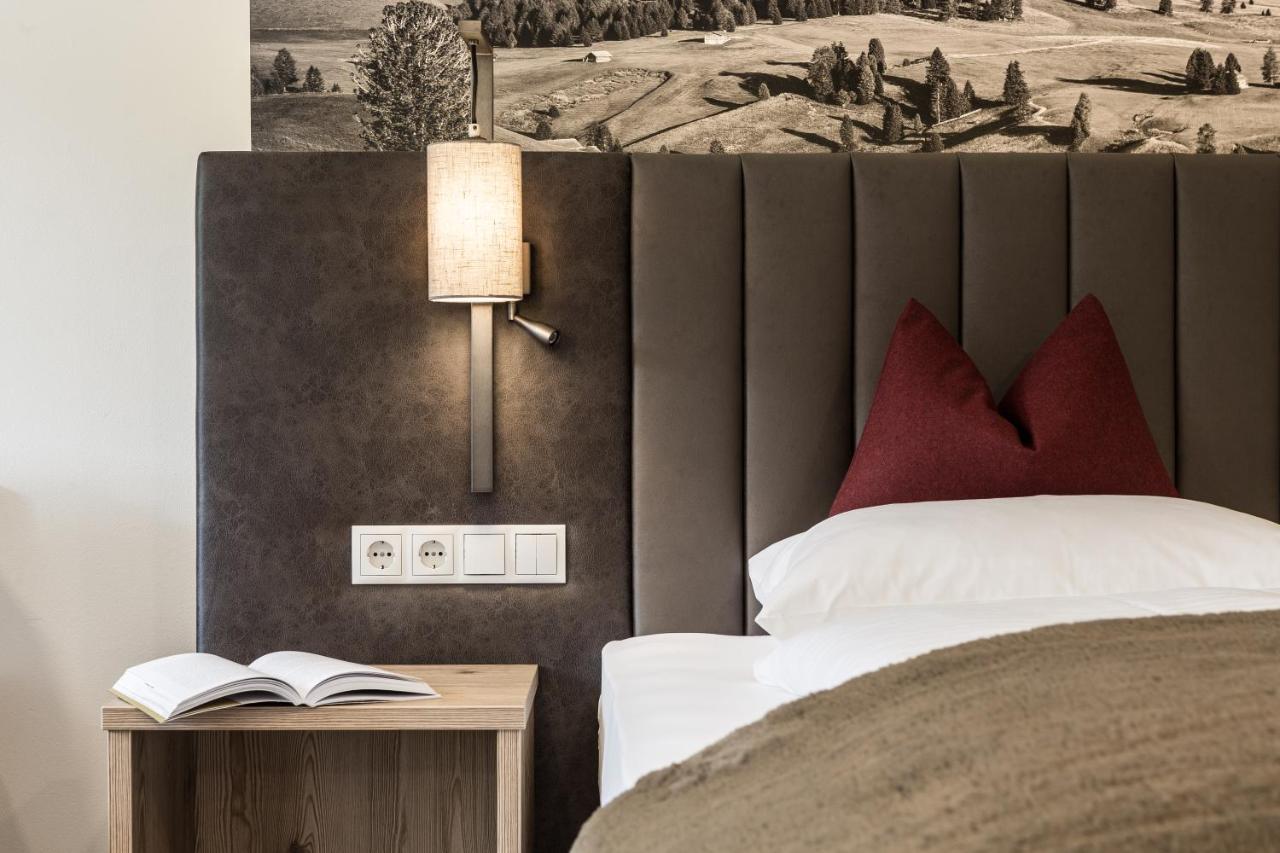 Hotel Zum Loewen - Al Leone Мелтина Екстериор снимка