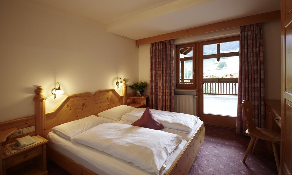 Hotel Zum Loewen - Al Leone Мелтина Стая снимка