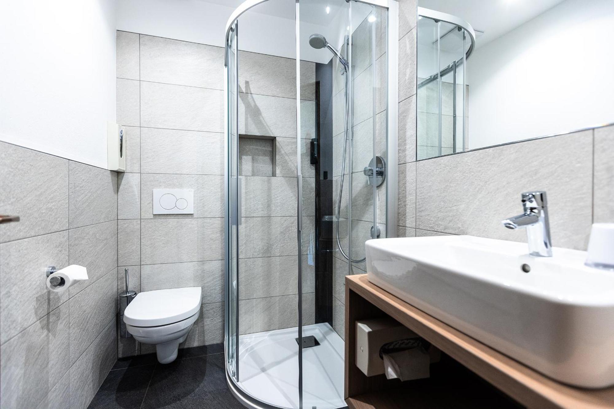 Hotel Zum Loewen - Al Leone Мелтина Екстериор снимка