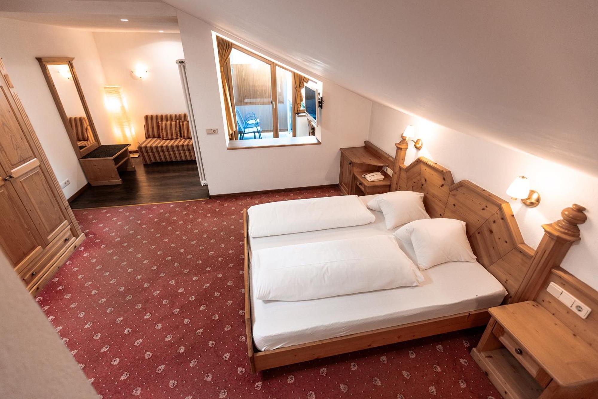 Hotel Zum Loewen - Al Leone Мелтина Екстериор снимка