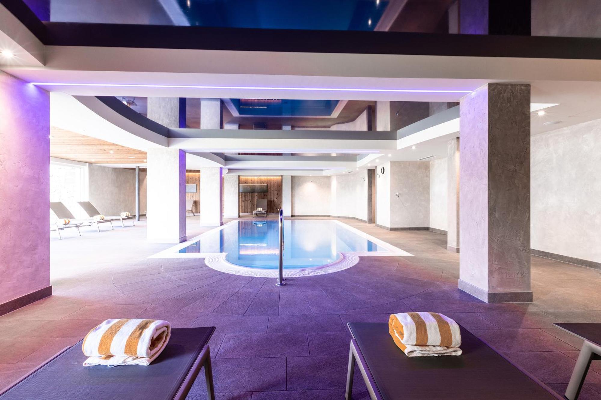Hotel Zum Loewen - Al Leone Мелтина Екстериор снимка