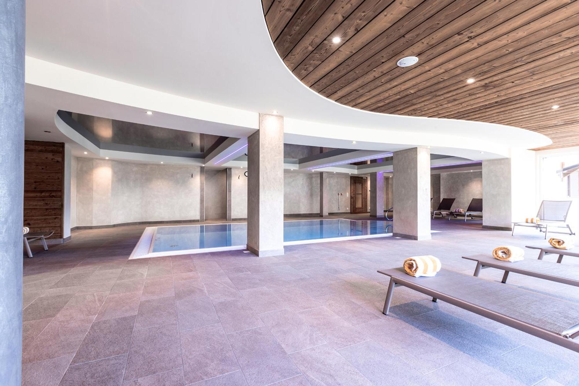 Hotel Zum Loewen - Al Leone Мелтина Екстериор снимка