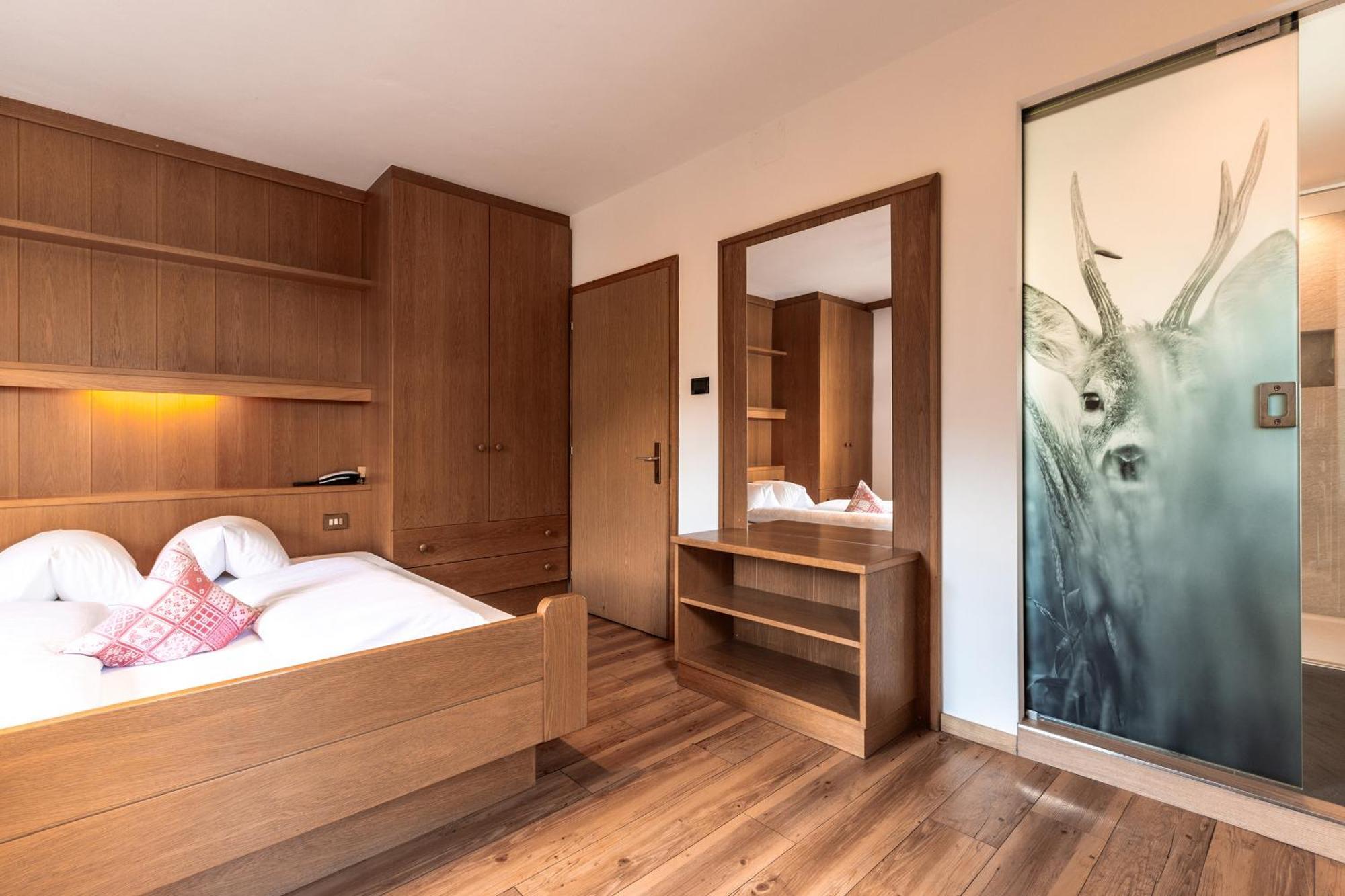 Hotel Zum Loewen - Al Leone Мелтина Екстериор снимка