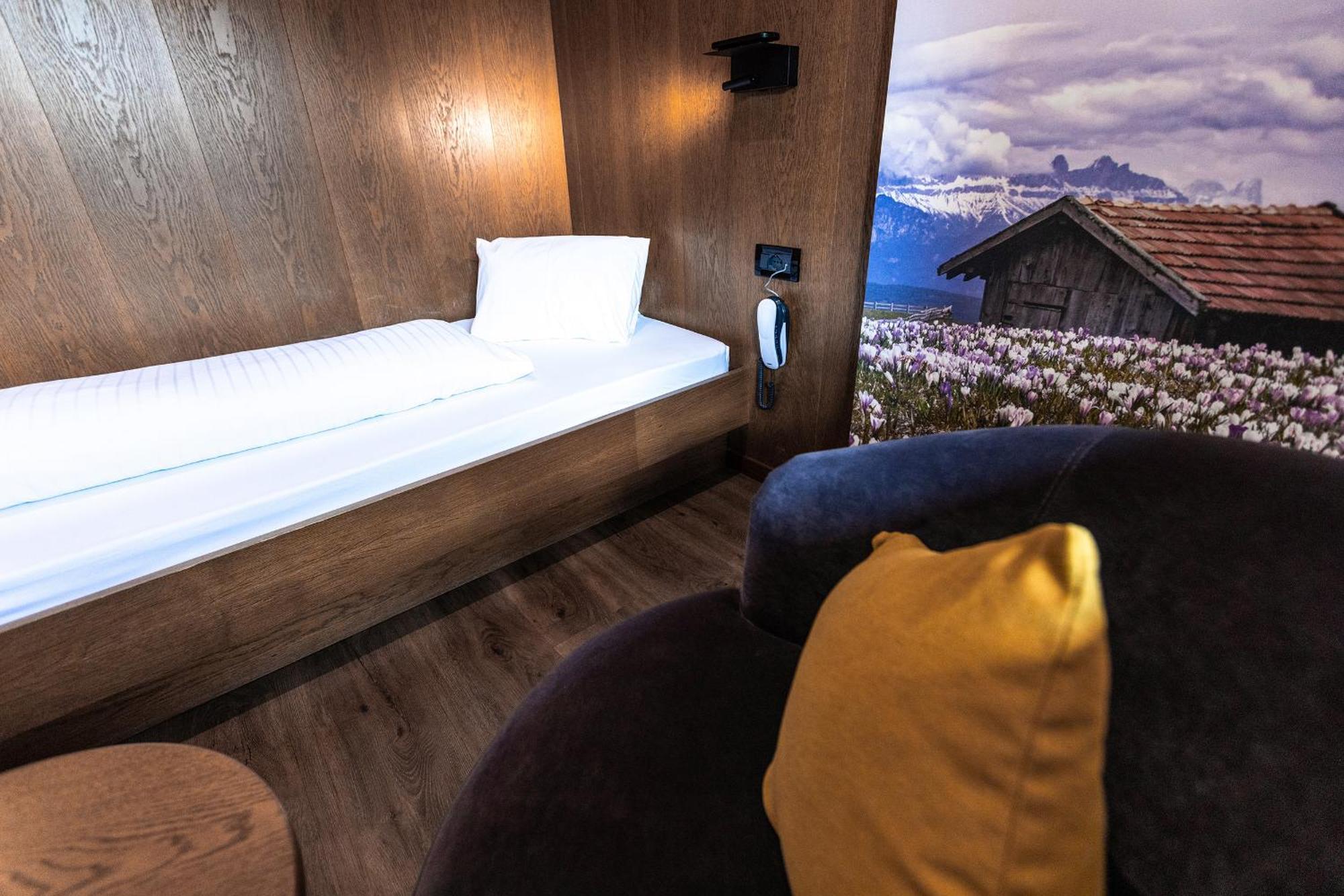 Hotel Zum Loewen - Al Leone Мелтина Екстериор снимка