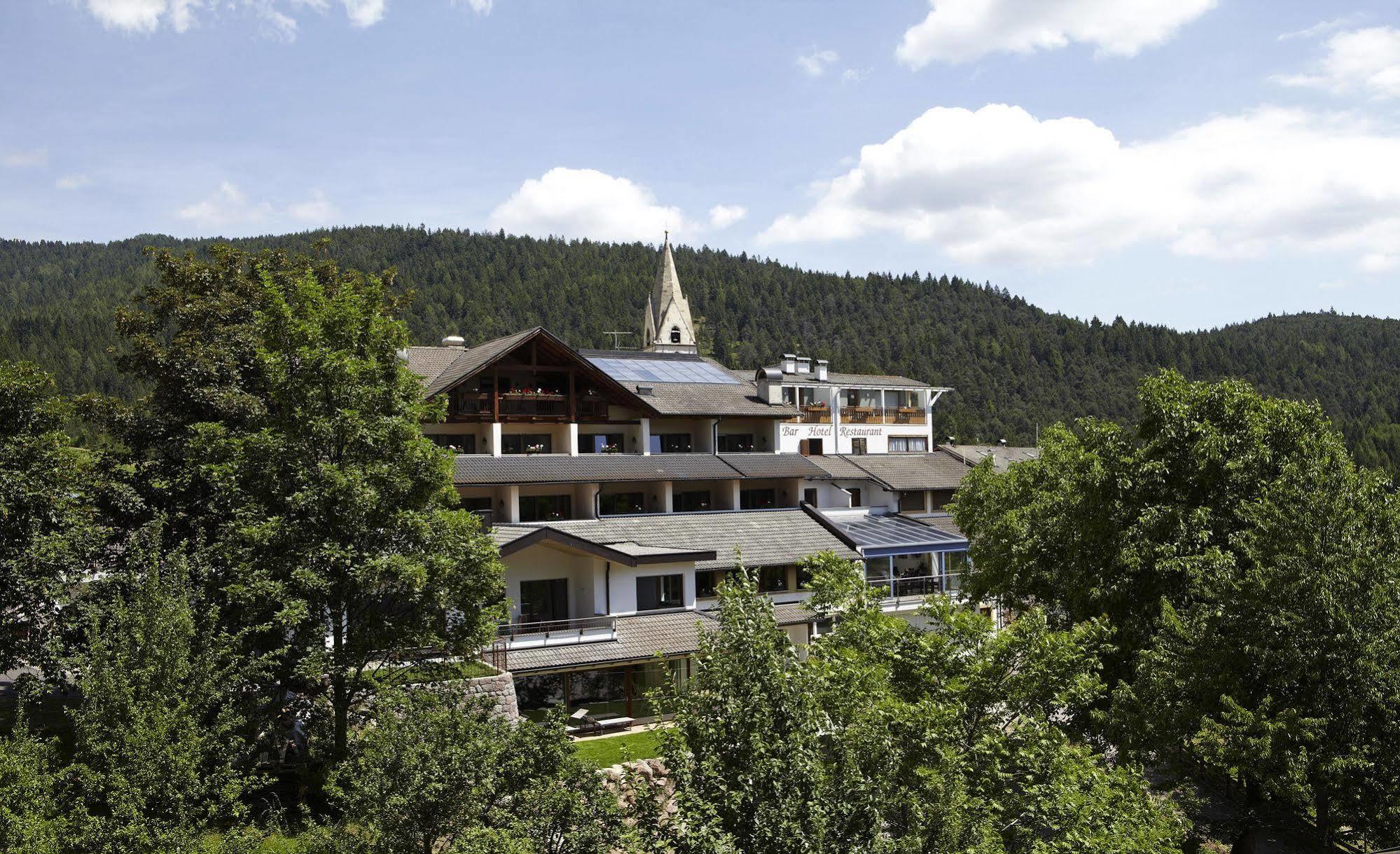 Hotel Zum Loewen - Al Leone Мелтина Екстериор снимка