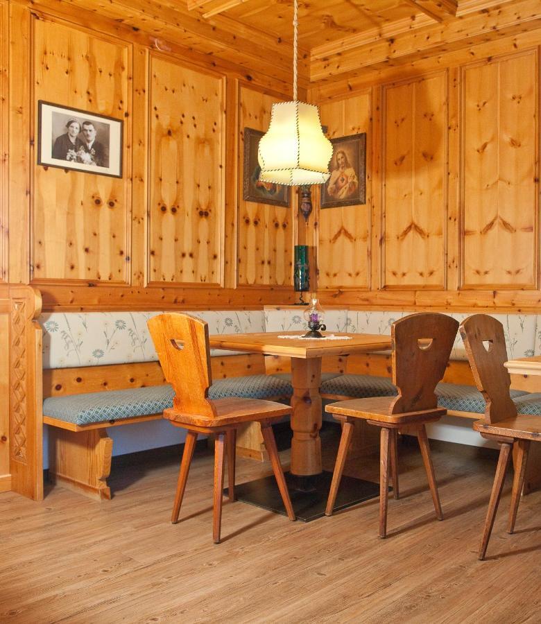 Hotel Zum Loewen - Al Leone Мелтина Екстериор снимка